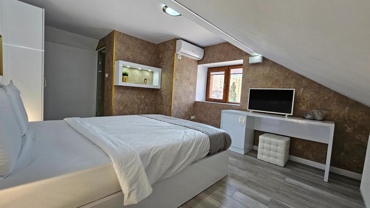 Colt De Rai Resita Bed & Breakfast Dış mekan fotoğraf