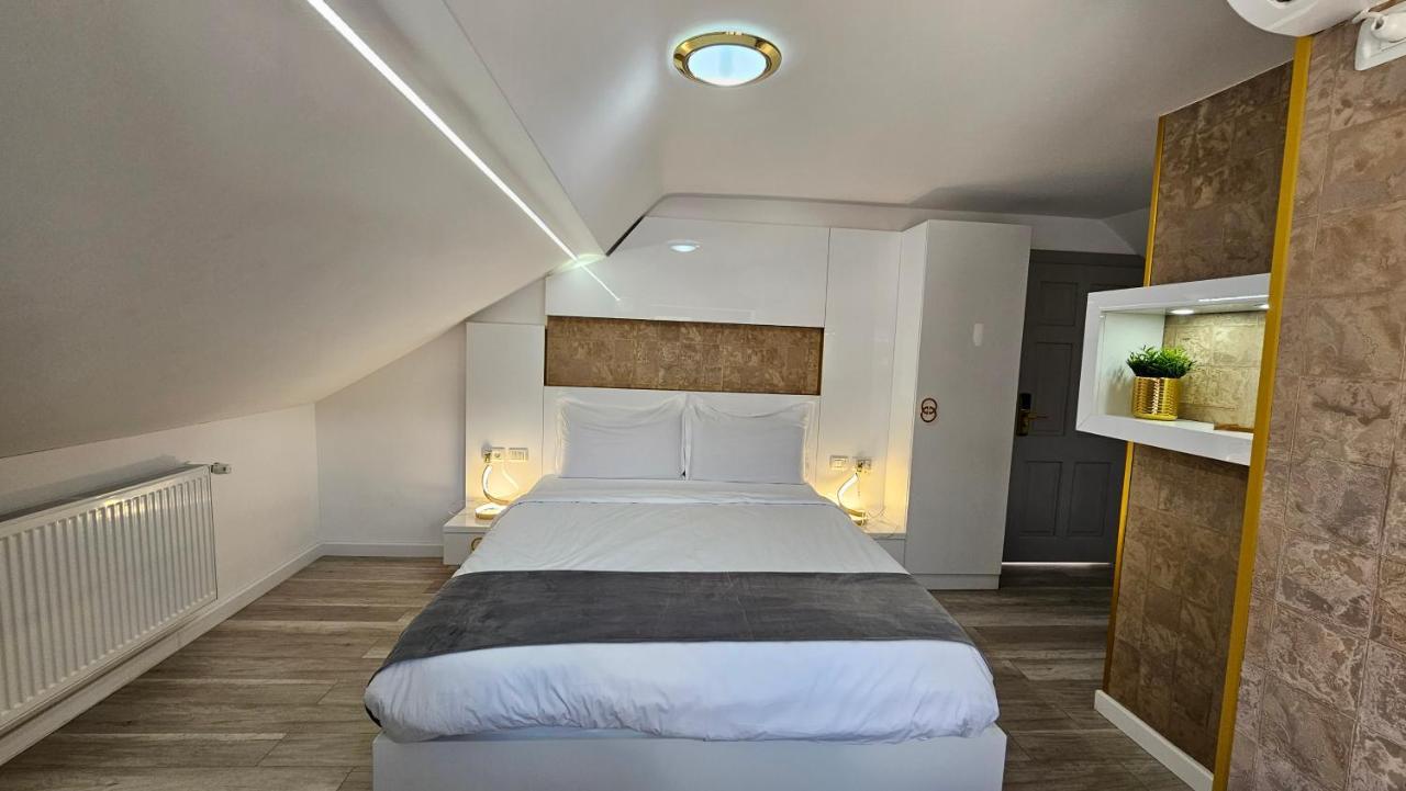 Colt De Rai Resita Bed & Breakfast Dış mekan fotoğraf