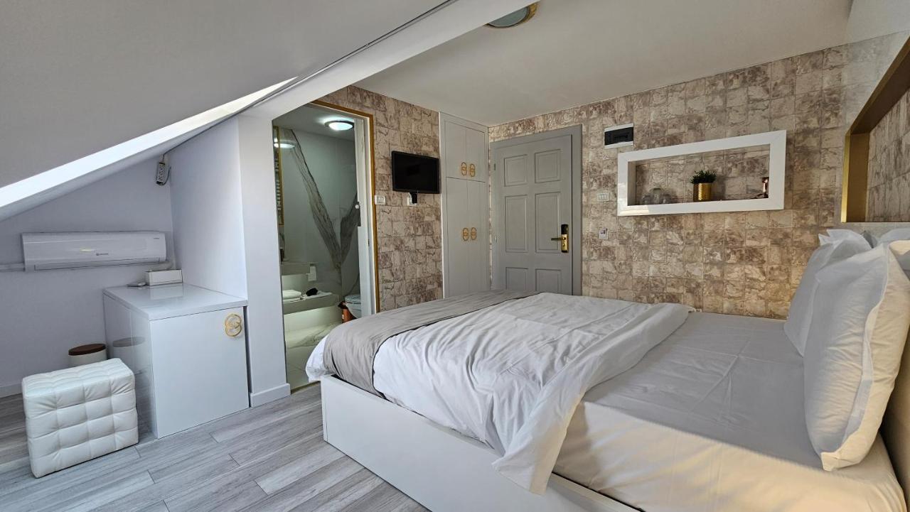 Colt De Rai Resita Bed & Breakfast Dış mekan fotoğraf