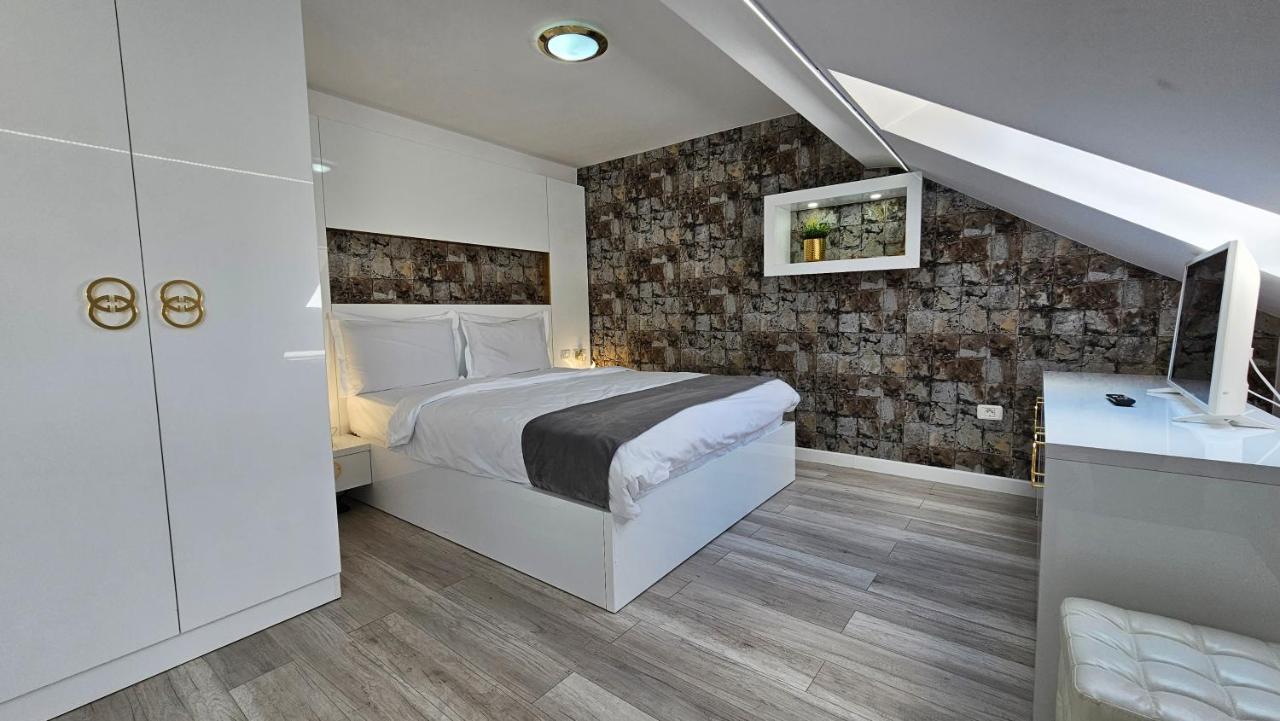 Colt De Rai Resita Bed & Breakfast Dış mekan fotoğraf