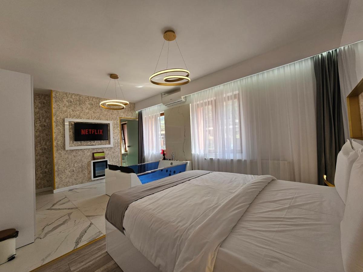 Colt De Rai Resita Bed & Breakfast Dış mekan fotoğraf